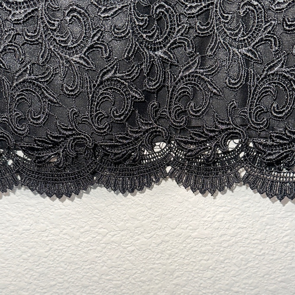 Calvin Klein Elegant Black Lace Pencil Skirt - Picture 2 of 7
